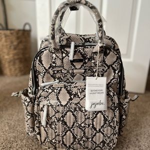 NWT JUJUBE MILLION POCKETS DELUXE BACKPACK - UPSCALE